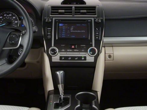 Used 2012 Toyota Camry SE w/ Convenience Pkg FWD image 10