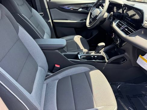 New 2026 Chevrolet TrailBlazer LT w/ Midnight Edition FWD image 8