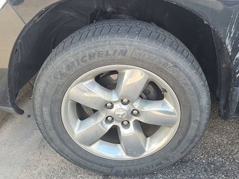 Used 2019 RAM 1500 Express w/ Express Value Package AWD/4WD image 3