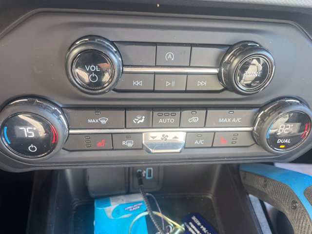 Used 2024 Ford Bronco Black Diamond AWD/4WD image 12
