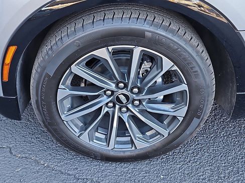 New 2025 Cadillac Lyriq Sport image 9