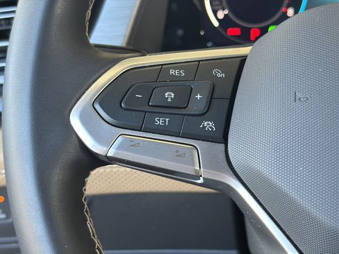 Used 2024 Volkswagen Atlas Cross Sport SE FWD image 22