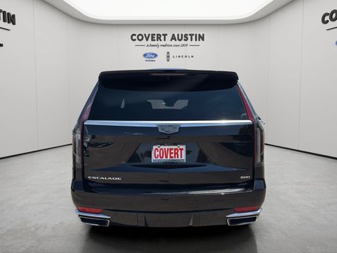 Used 2021 Cadillac Escalade Premium Luxury RWD image 4