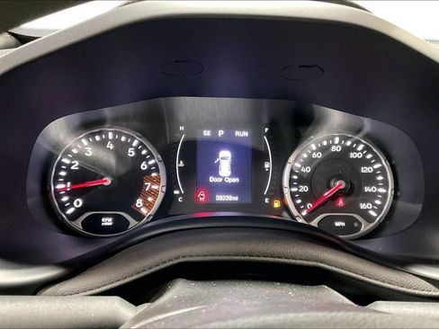 Used 2023 Jeep Renegade Latitude image 25