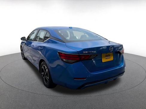 Used 2025 Nissan Sentra SV FWD image 10