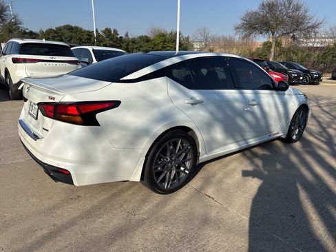 Certified 2023 Nissan Altima 2.0 SR image 2