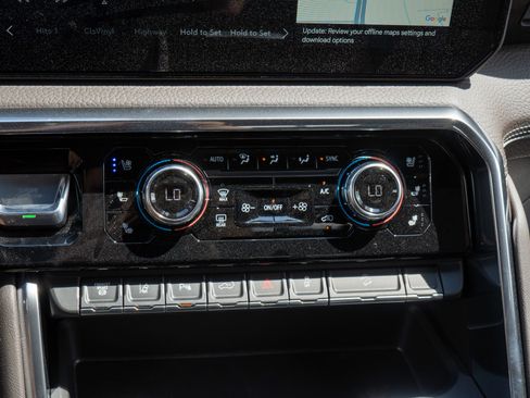 New 2025 GMC Sierra 2500 Denali image 13