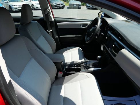 Used 2016 Toyota Corolla LE FWD image 18
