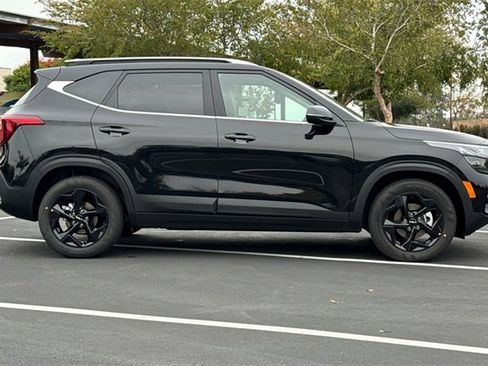 New 2026 Kia Seltos EX w/ EX Sunroof Package image 3