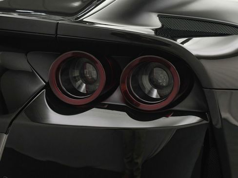 Used 2022 Ferrari 812 GTS image 25