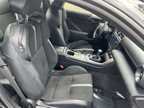 Used 2025 Toyota GR86 Premium w/ Performance Package RWD image 24