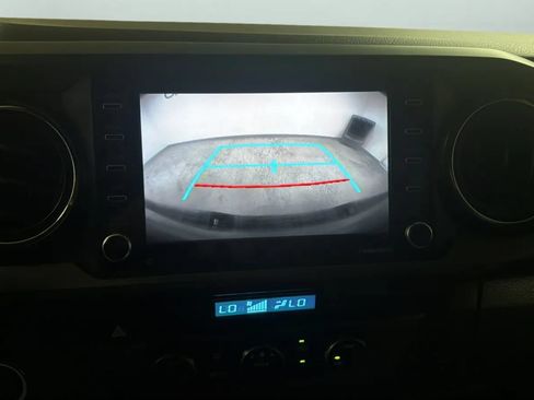 Used 2021 Toyota Tacoma TRD Off-Road w/ Technology Package RWD image 15