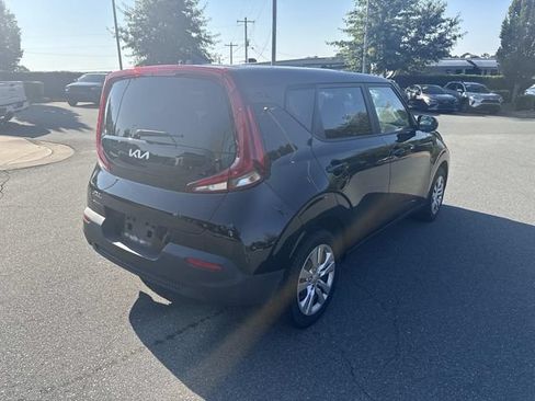 Certified 2022 Kia Soul LX FWD image 9