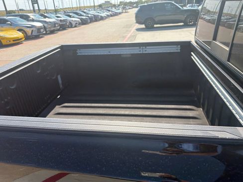 Used 2022 Nissan Frontier SV RWD image 17