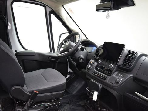 Used 2024 RAM ProMaster 3500 w/ Delivery Van Package image 17