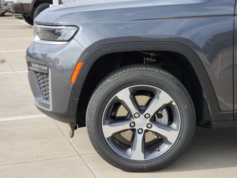 New 2026 Jeep Grand Cherokee L Limited AWD/4WD image 5