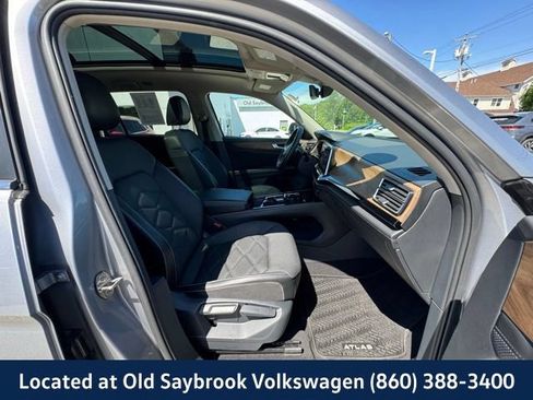 Used 2024 Volkswagen Atlas SE AWD/4WD image 26
