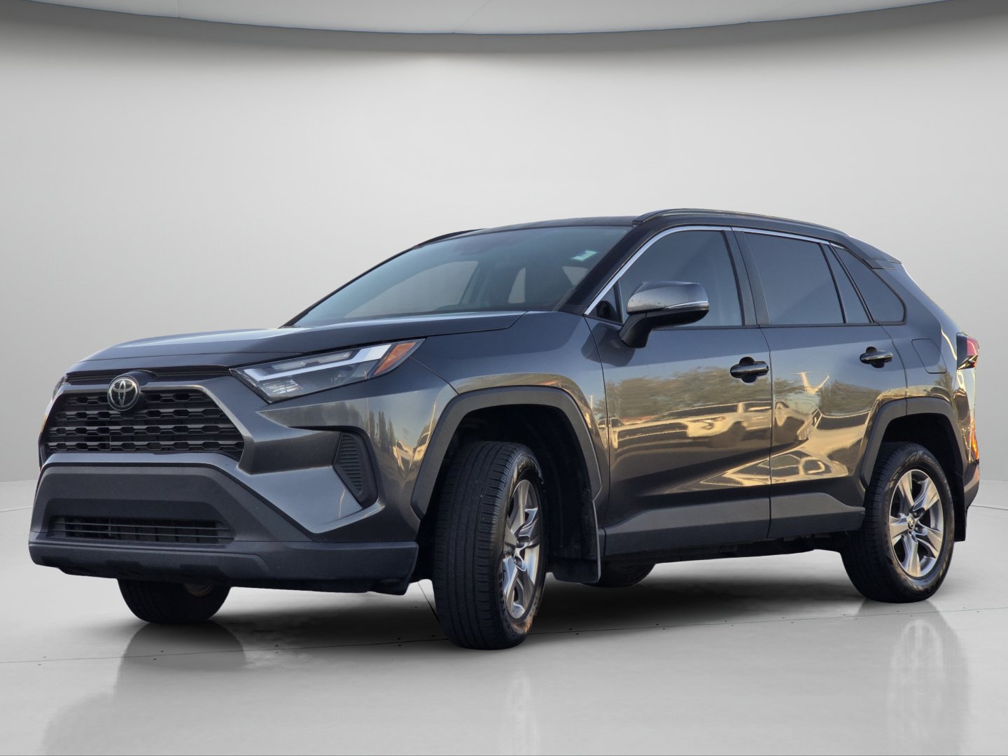 Used 2022 Toyota RAV4 XLE w/ Convenience Package AWD/4WD image 23
