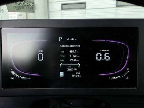 Used 2025 Kia Sportage LX image 35