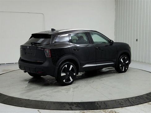 New 2025 Nissan Kicks SR image 7