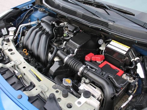 Used 2015 Nissan Versa SV FWD image 17