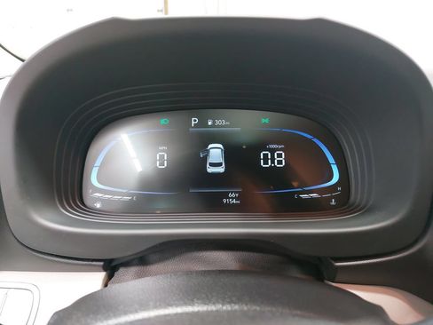 Certified 2024 Hyundai Venue SEL FWD image 18