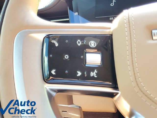 Used 2025 Land Rover Range Rover SE AWD/4WD image 24