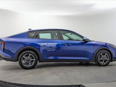 Used 2025 Kia K4 FWD image 9