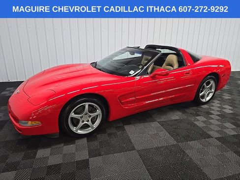 Used 2003 Chevrolet Corvette Coupe w/ Preferred Equipment Group RWD image 11