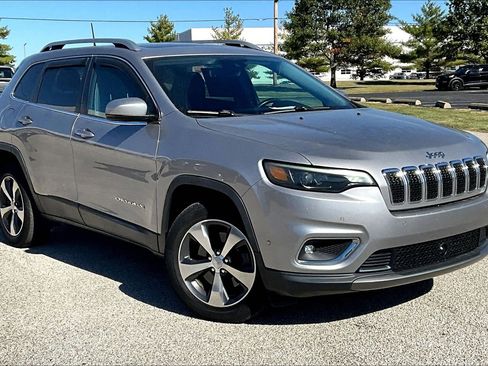 Used 2019 Jeep Cherokee Limited w/ Luxury Group image 38