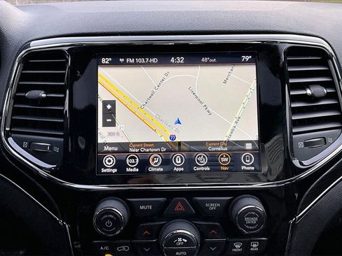 Certified 2022 Jeep Grand Cherokee Limited image 13