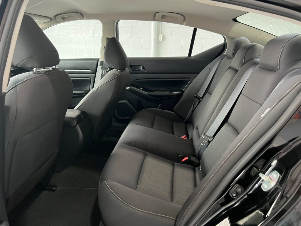 Used 2023 Nissan Altima 2.5 SV FWD image 11