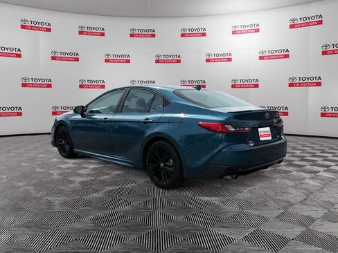 Certified 2025 Toyota Camry SE FWD image 5