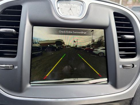 Used 2022 Chrysler 300 Touring image 16