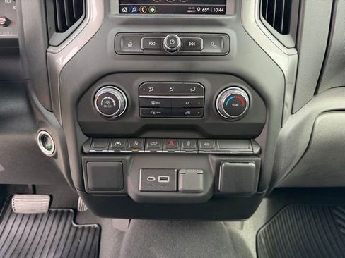 Used 2024 Chevrolet Silverado 1500 Custom image 18
