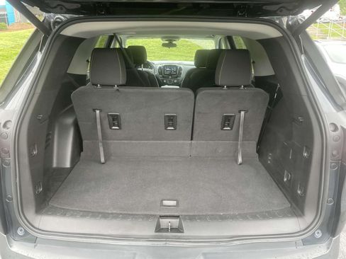 Used 2021 Chevrolet Traverse LT AWD/4WD image 8