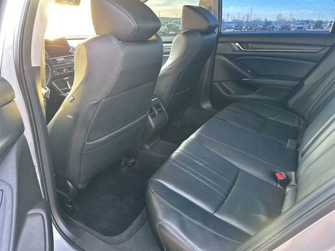 Used 2018 Honda Accord Touring image 8