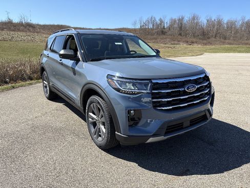 New 2026 Ford Explorer Active w/ Active Comfort Package image 7