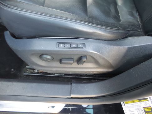 Used 2015 Volkswagen Tiguan R-Line image 40