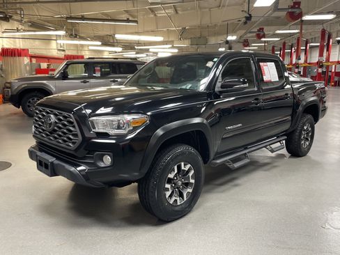 Used 2020 Toyota Tacoma TRD Off-Road image 5