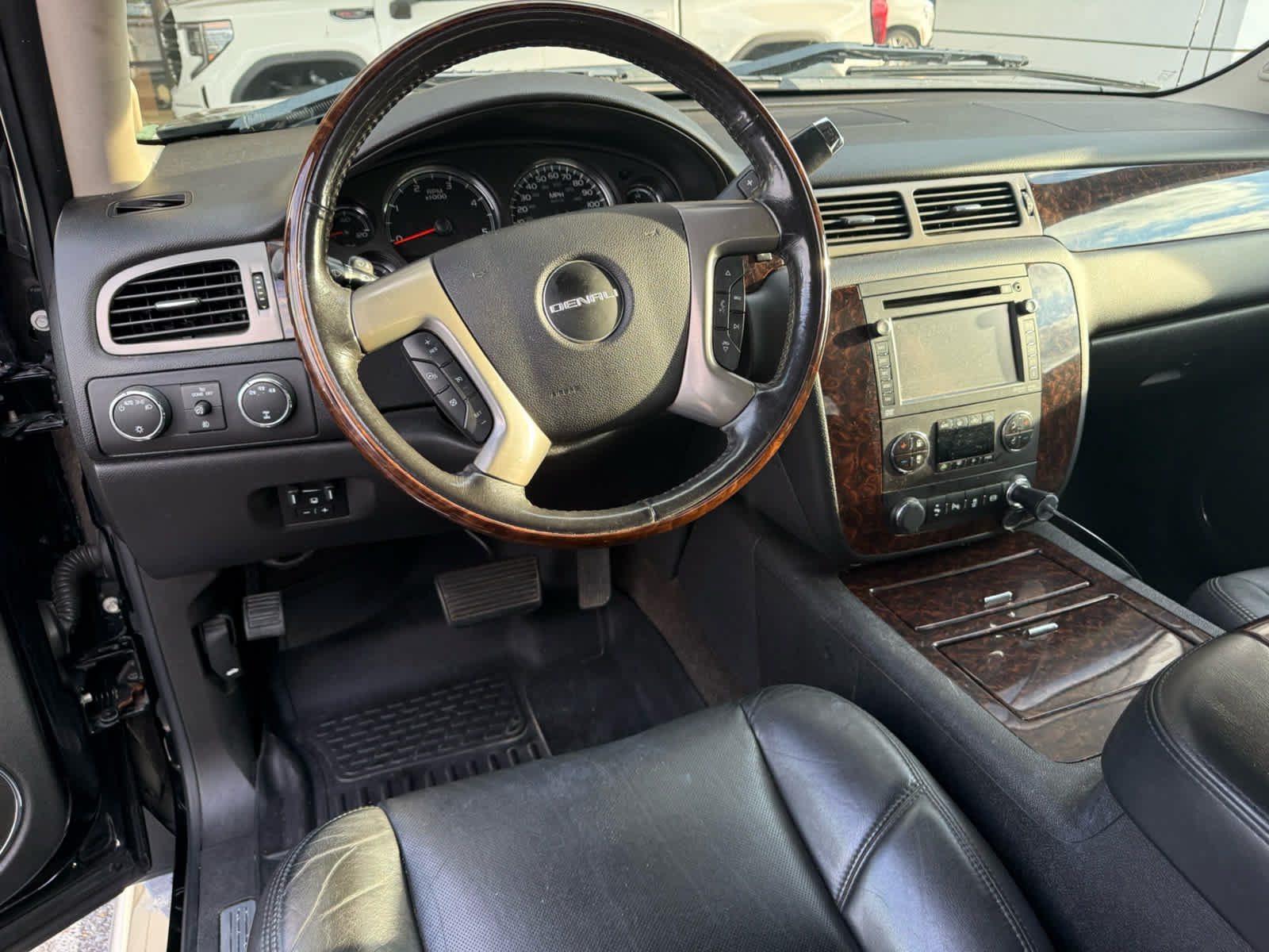 Used 2013 GMC Sierra 2500 Denali AWD/4WD image 6