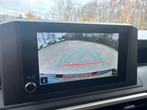 Used 2024 Toyota Tacoma SR image 33