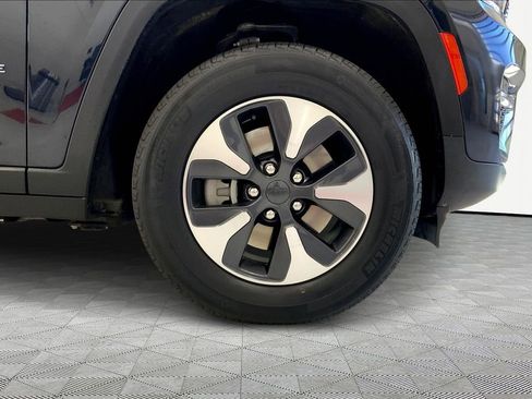 Used 2023 Jeep Grand Cherokee 4WD 4xe image 22