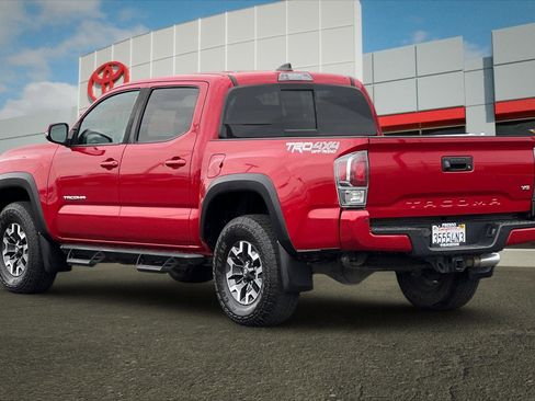 Used 2022 Toyota Tacoma TRD Off-Road image 5