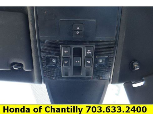 Used 2022 Volkswagen Tiguan SE R-Line image 18