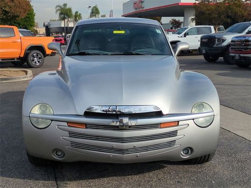 Used 2005 Chevrolet SSR Base w/ Preferred Equipment Group image 11
