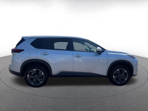 Used 2025 Nissan Rogue SV AWD/4WD image 13