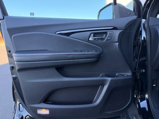 Used 2017 Honda Ridgeline Black Edition image 11