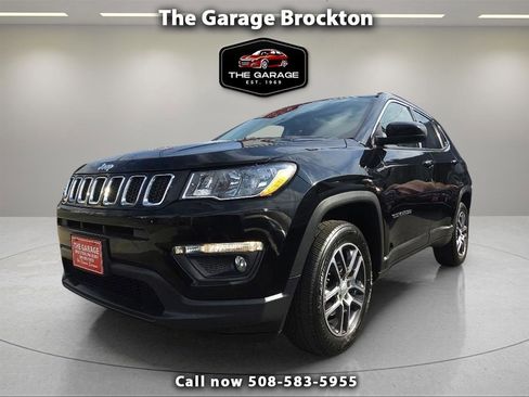 Used 2018 Jeep Compass Latitude w/ Popular Equipment Group AWD/4WD image 1