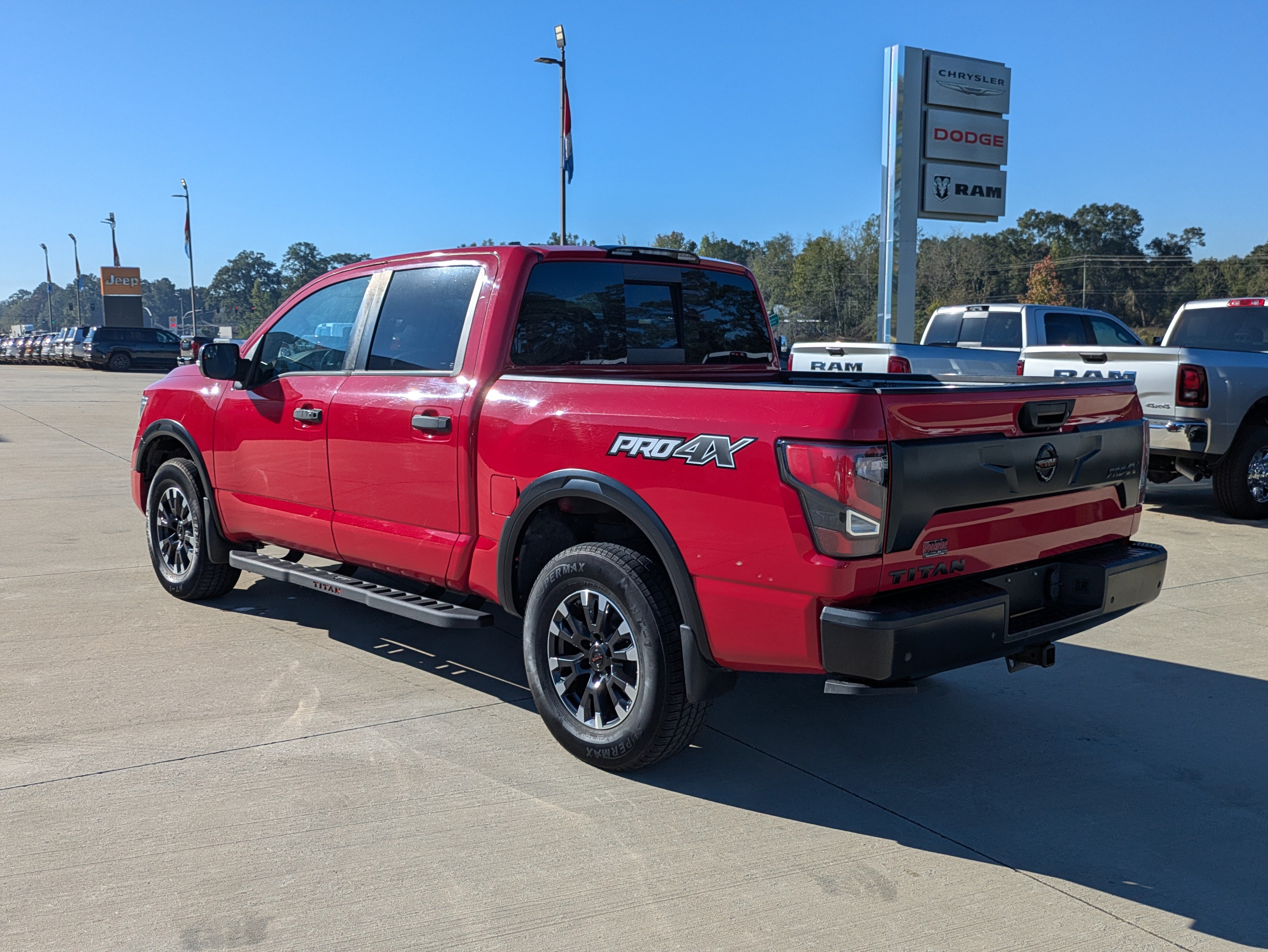 Used 2020 Nissan Titan PRO-4X w/ Pro-4x Convenience Package AWD/4WD image 3